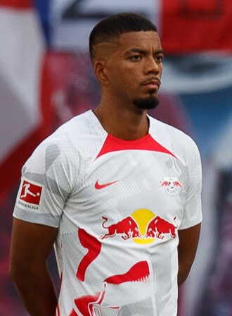 Benjamin Henrichs - RB Leipzig Defender